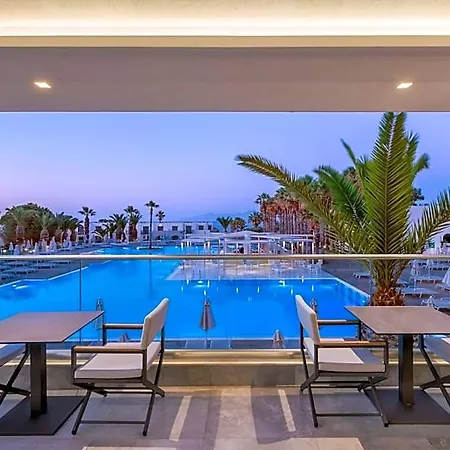 Ξενοδοχείο Porto 4*